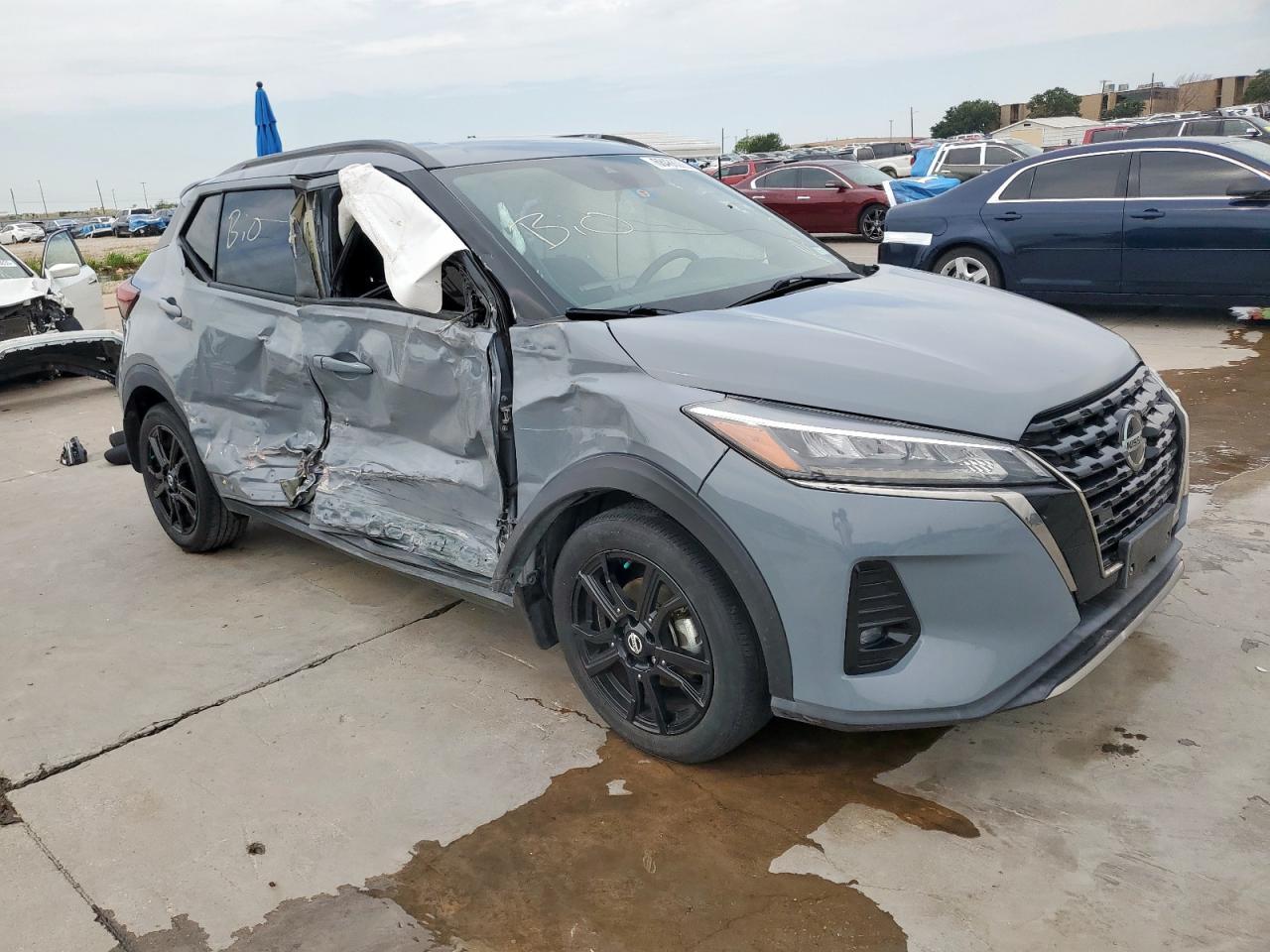 2021 NISSAN KICKS