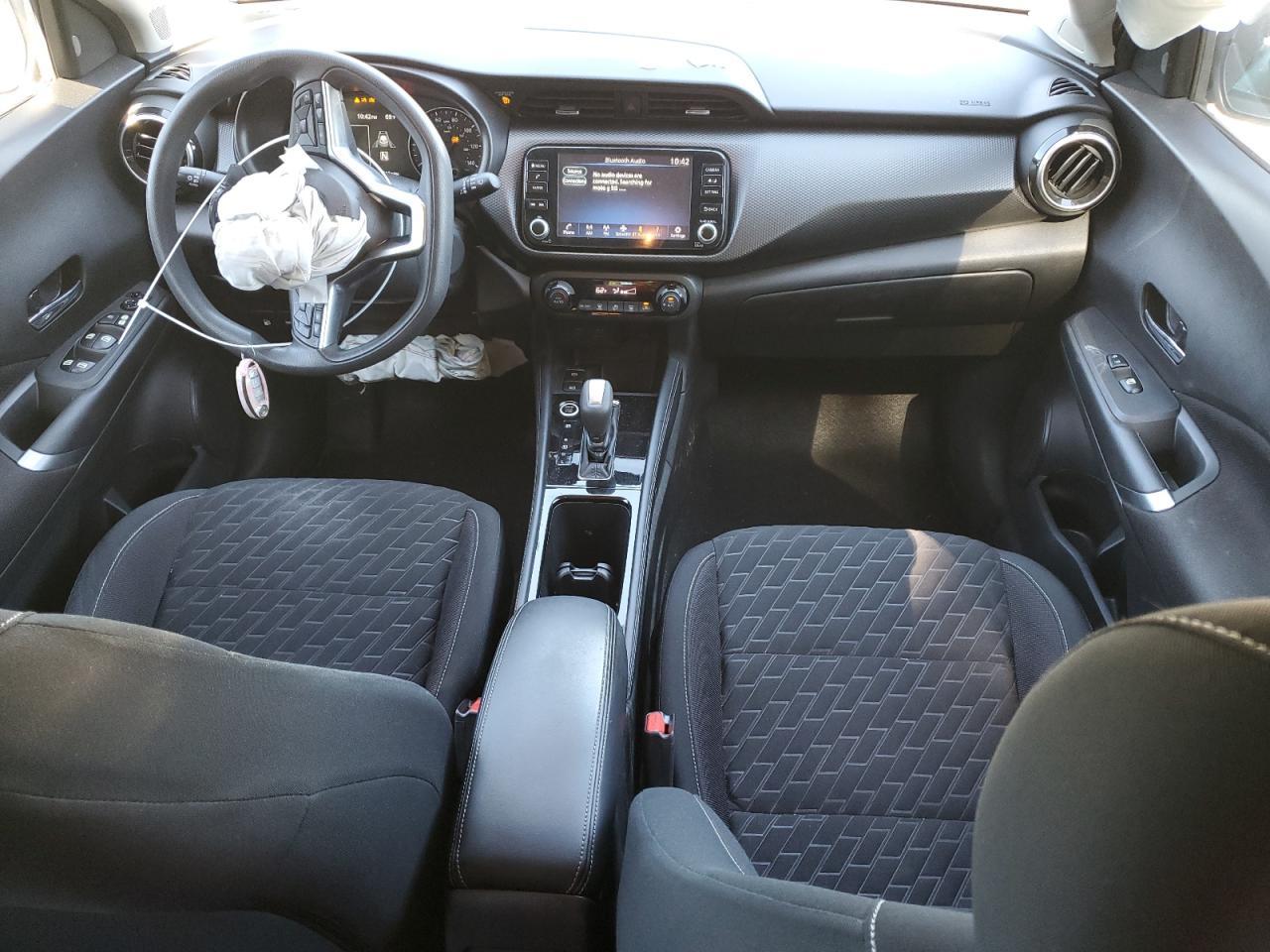 2021 NISSAN KICKS