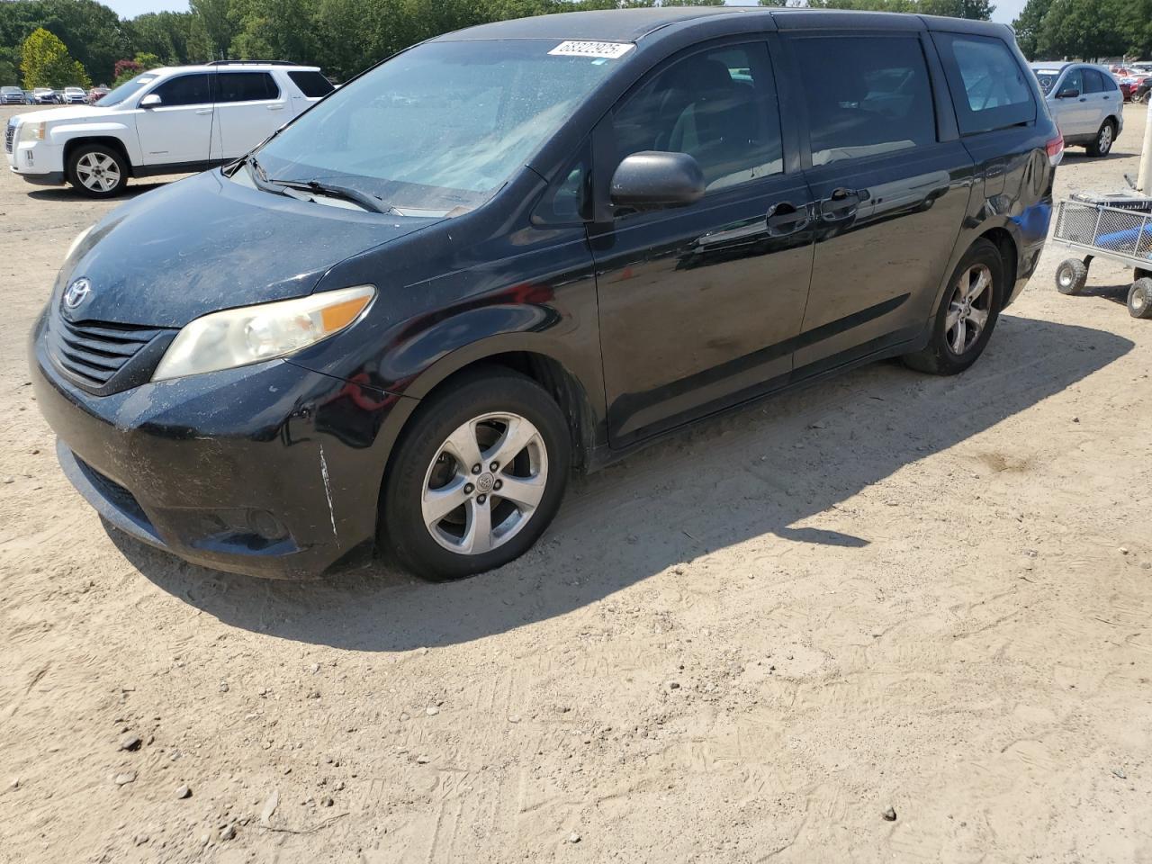 2011 TOYOTA SIENNA