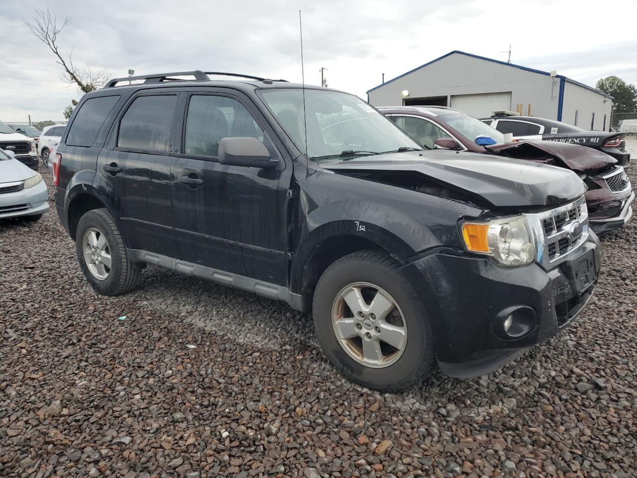 2010 FORD ESCAPE