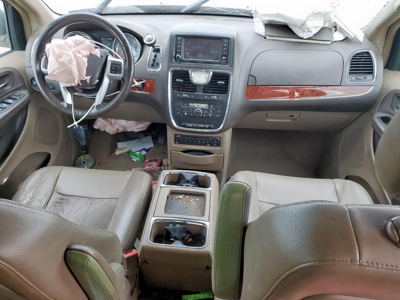 2012 CHRYSLER Town & Country