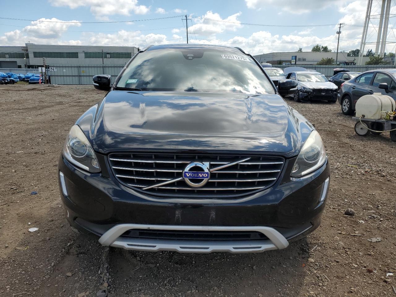 2017 VOLVO XC60
