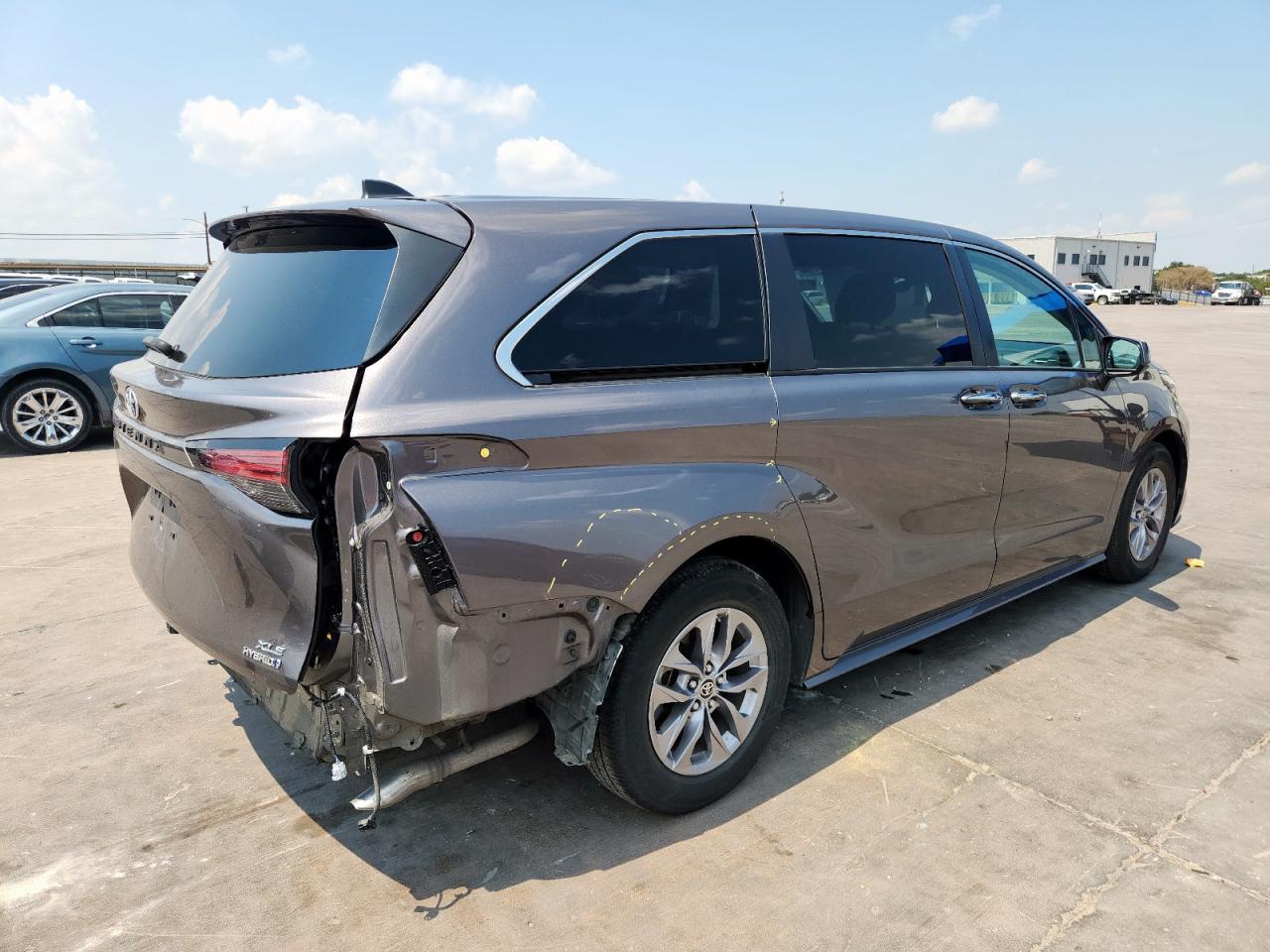 2022 TOYOTA SIENNA