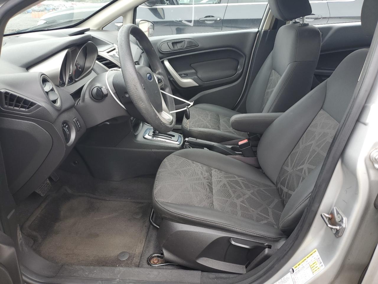 2012 FORD Fiesta
