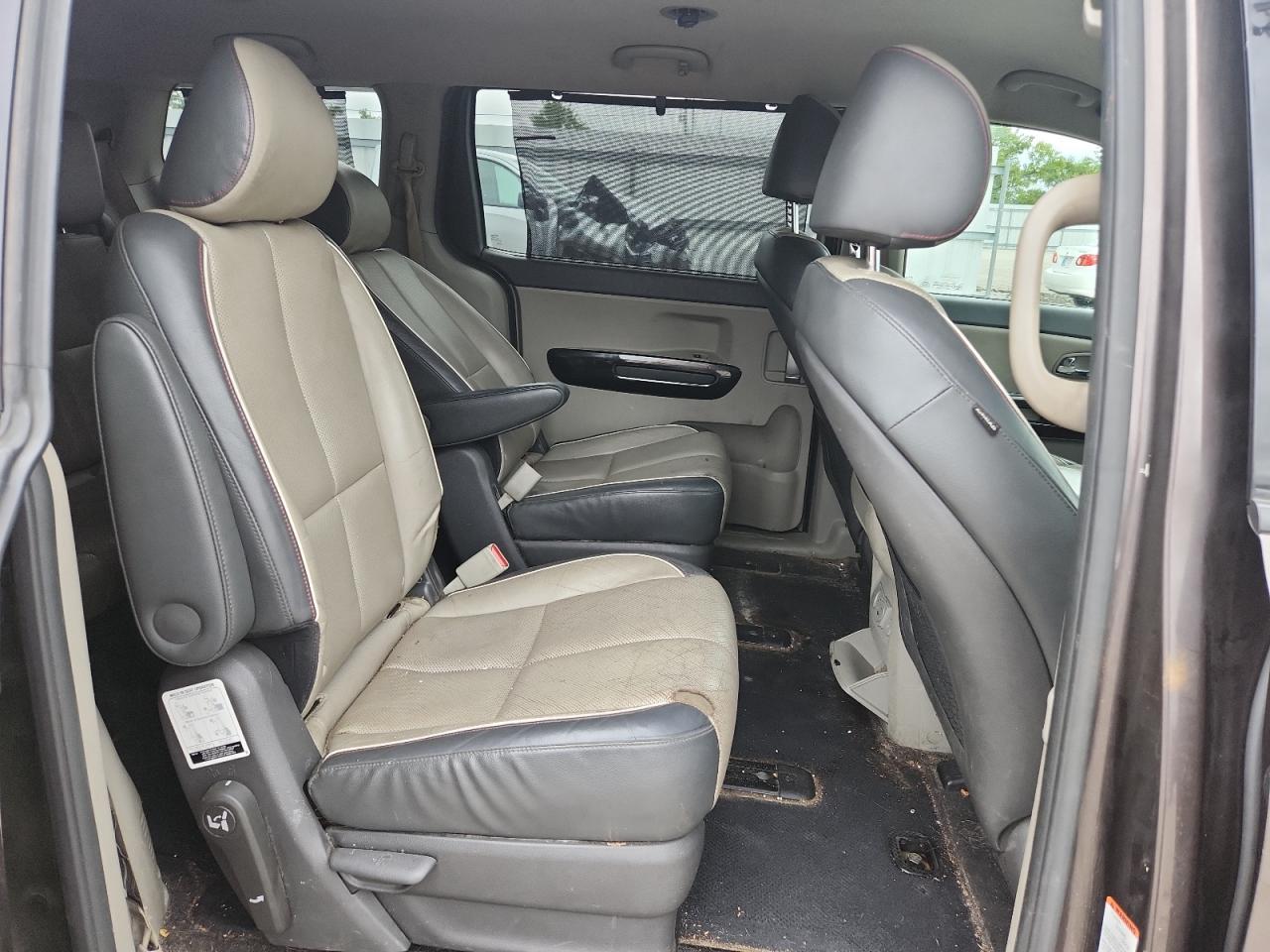 2016 KIA SEDONA