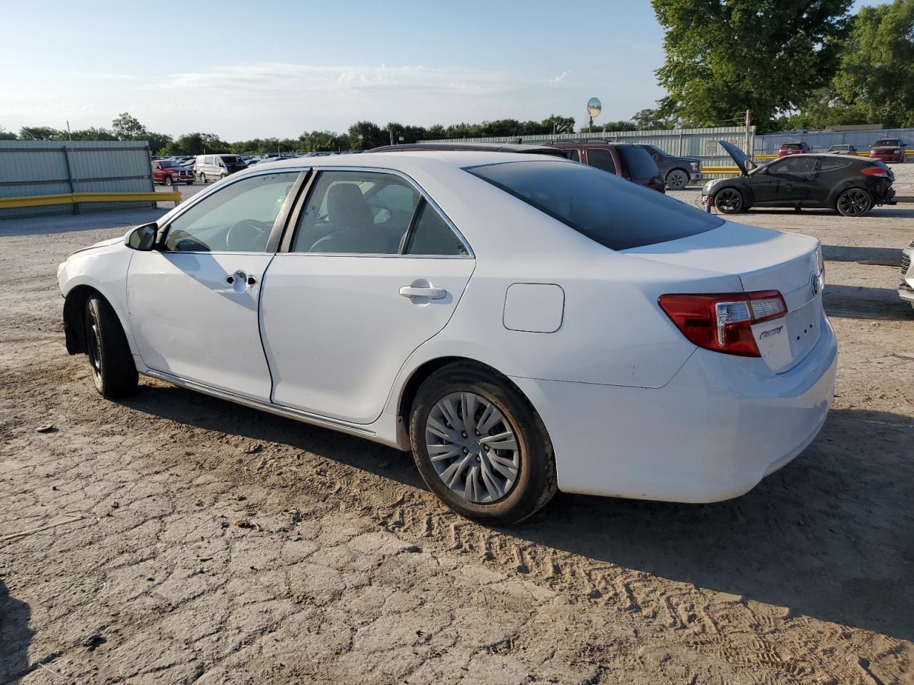 2014 TOYOTA CAMRY