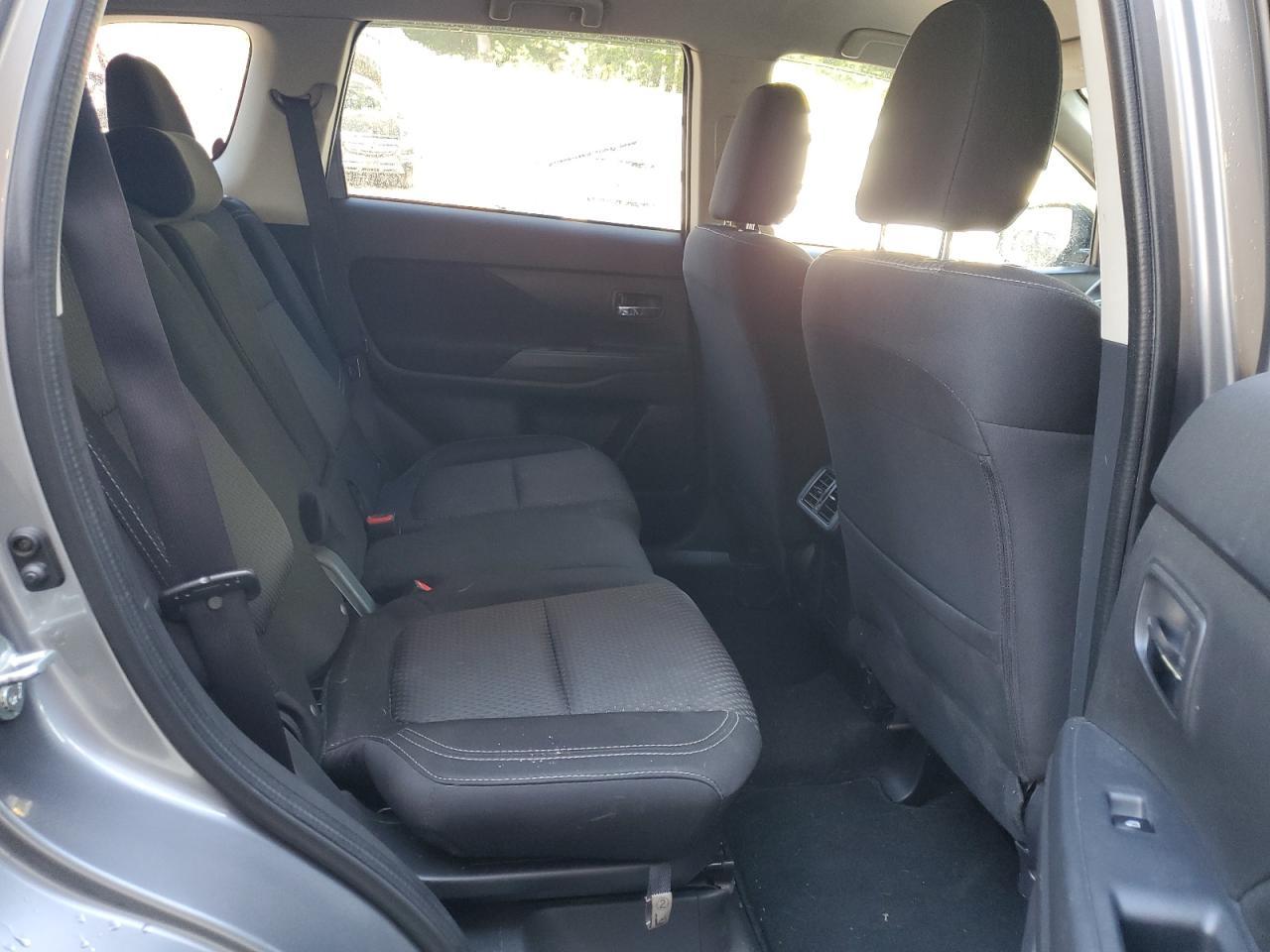 2019 MITSUBISHI outlander