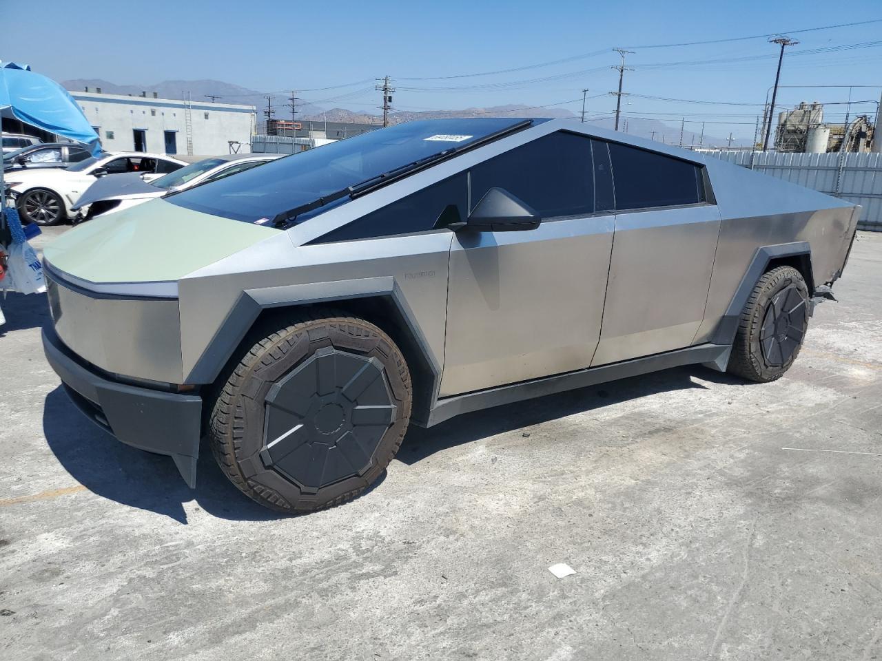 2024 TESLA Cybertruck