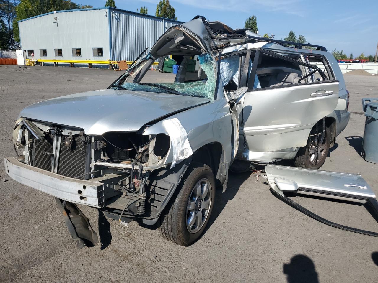 2004 TOYOTA HIGHLANDER