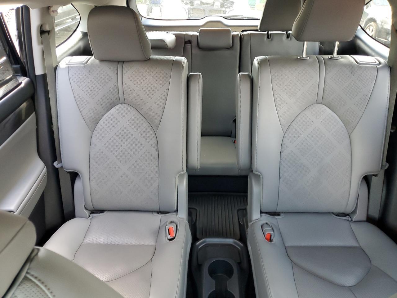 2024 TOYOTA HIGHLANDER