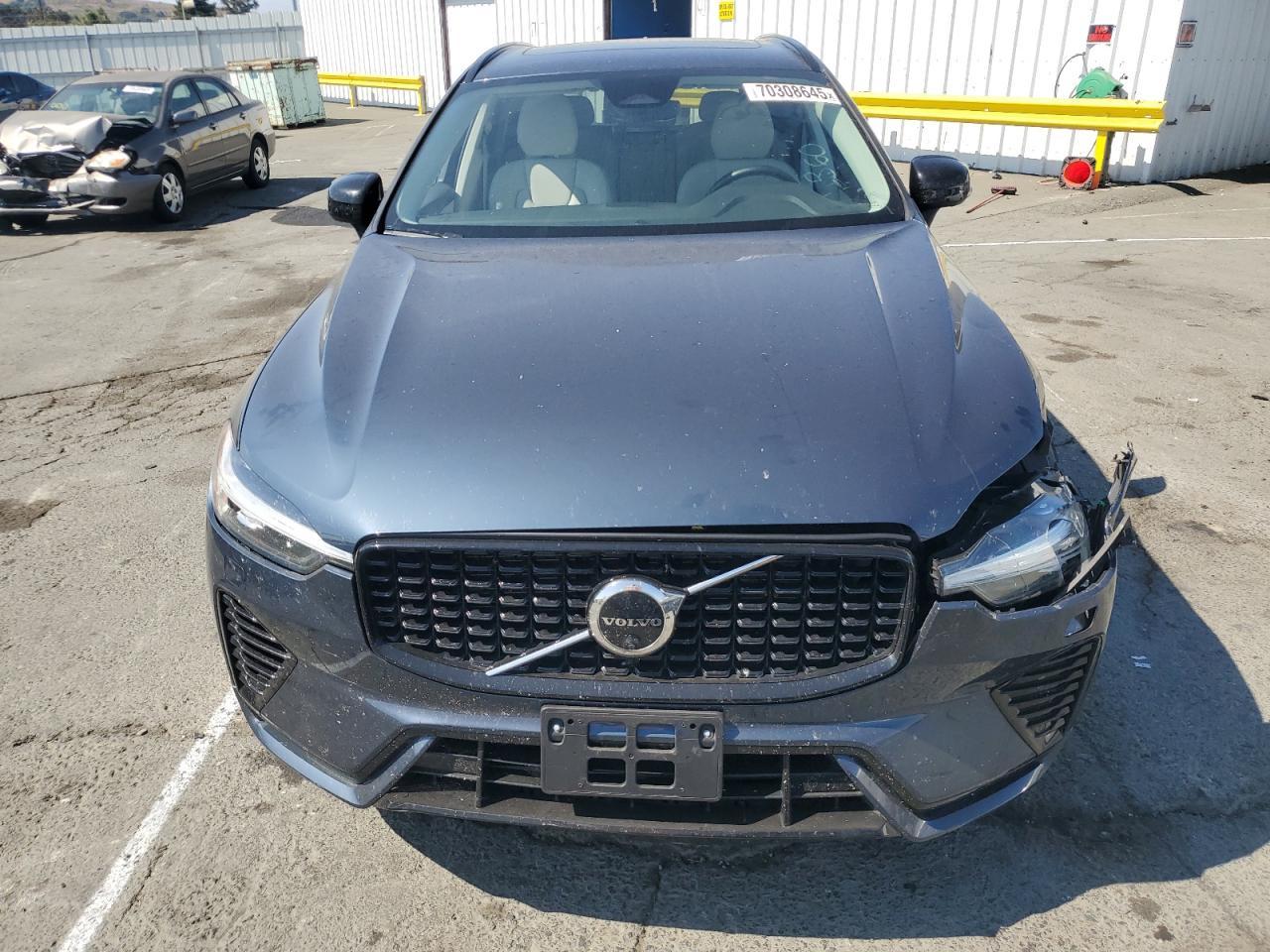 2024 VOLVO XC60