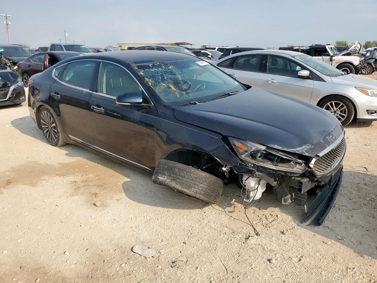 2017 KIA Cadenza