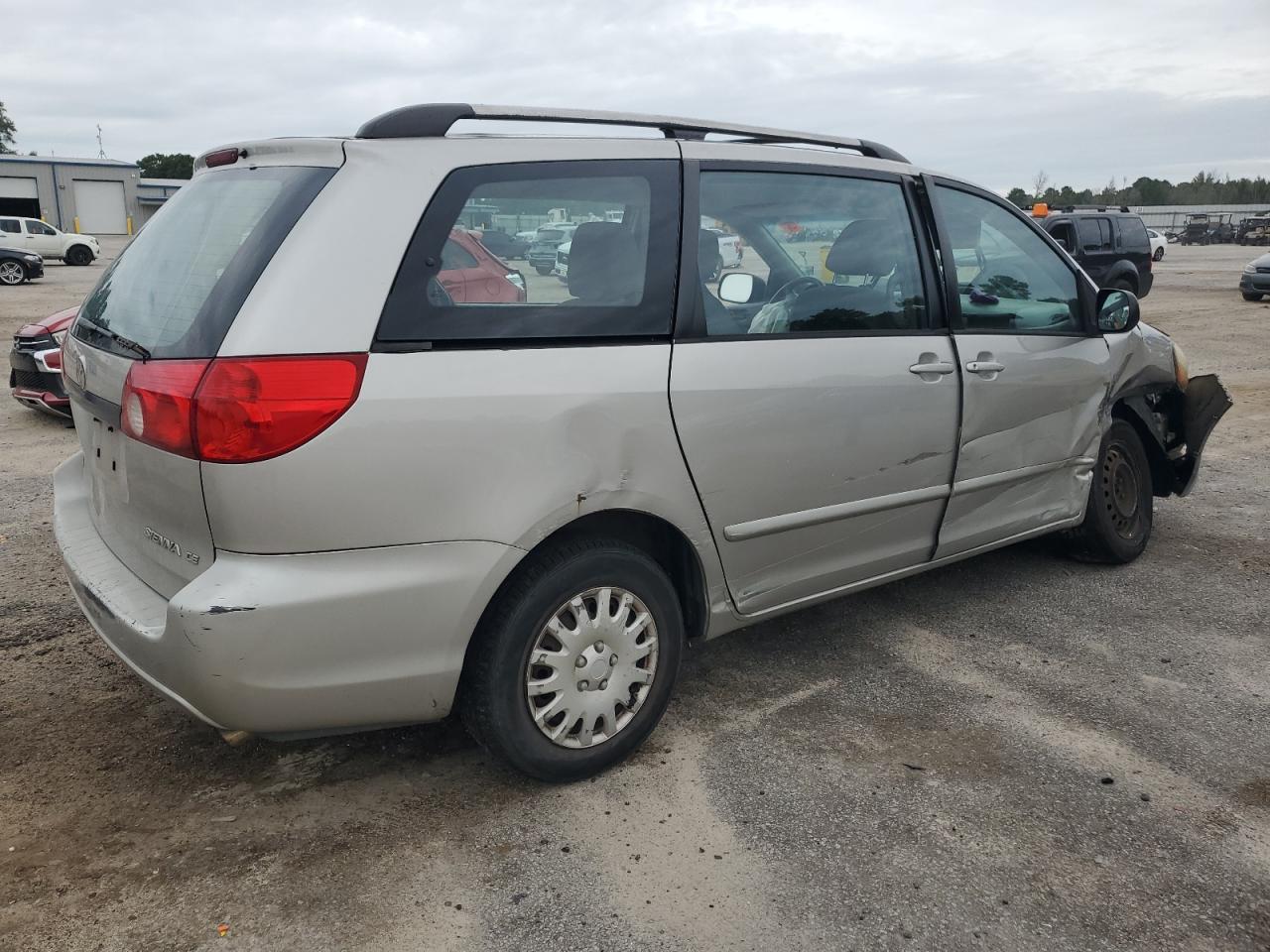 2009 TOYOTA SIENNA