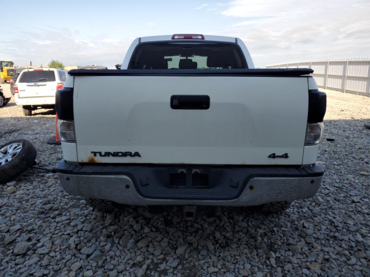 2011 TOYOTA TUNDRA