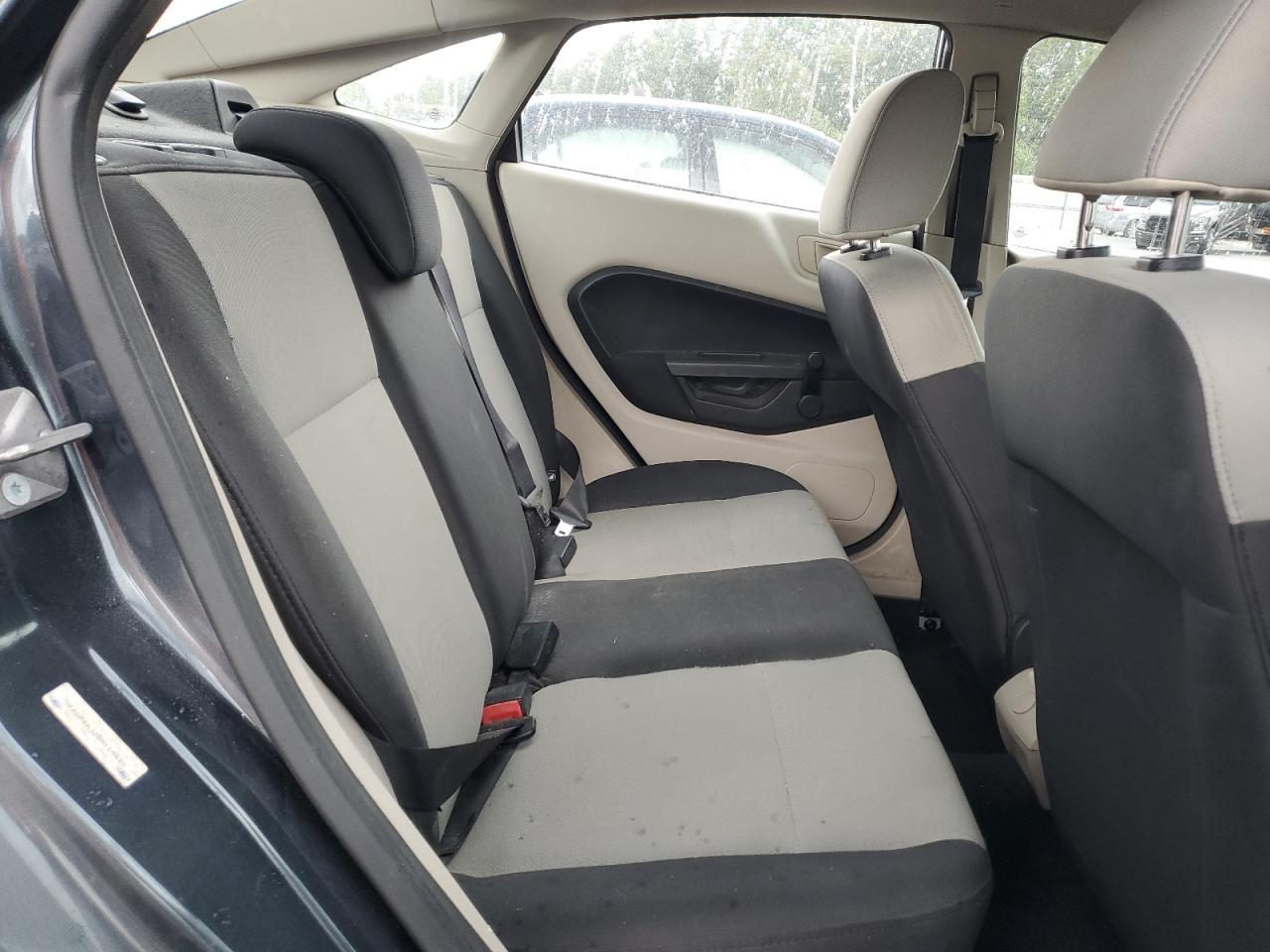 2011 FORD Fiesta
