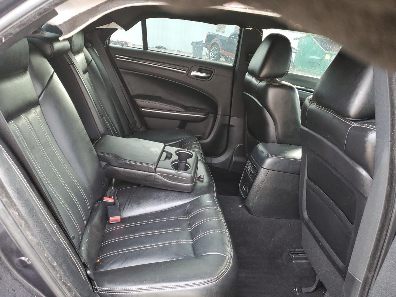 2019 CHRYSLER 300