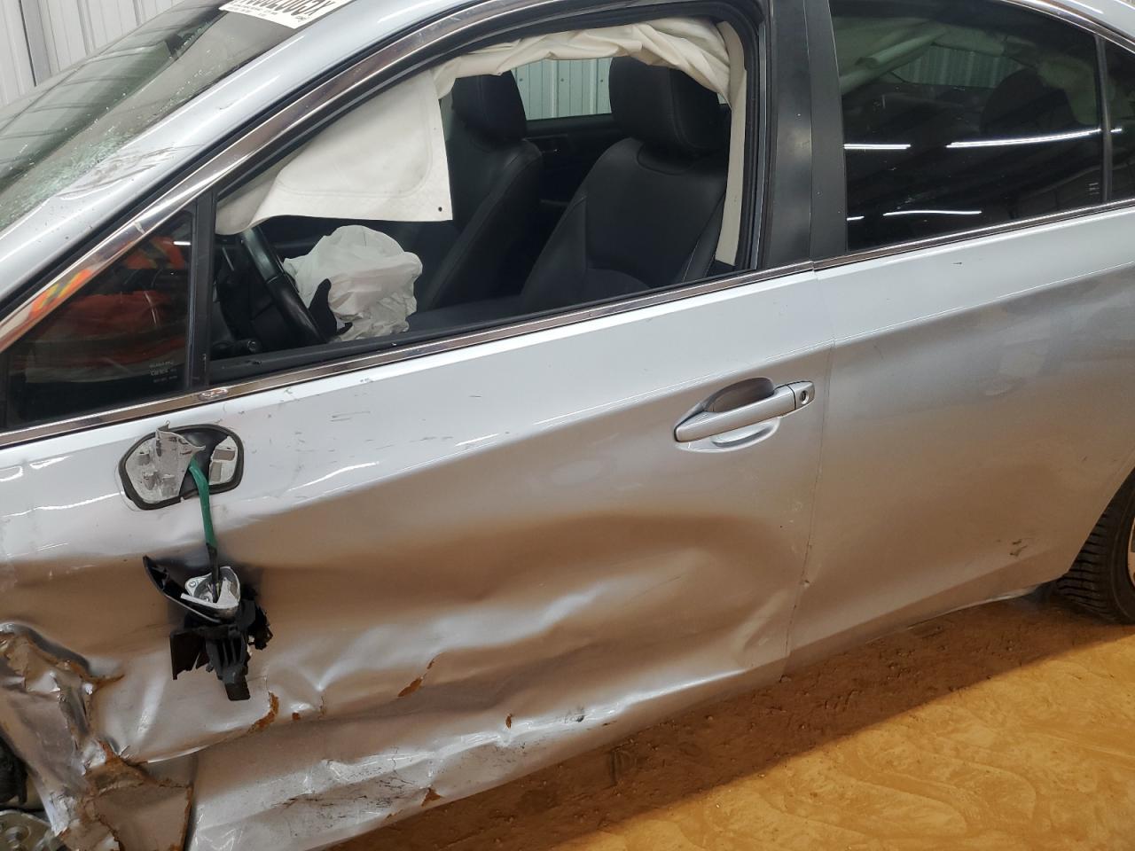 2016 SUBARU Legacy