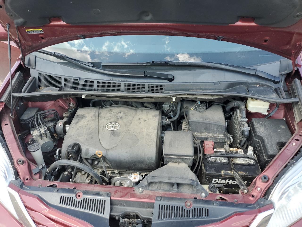 2017 TOYOTA SIENNA