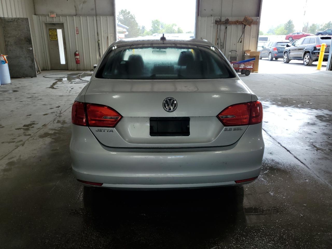 2011 VOLKSWAGEN JETTA