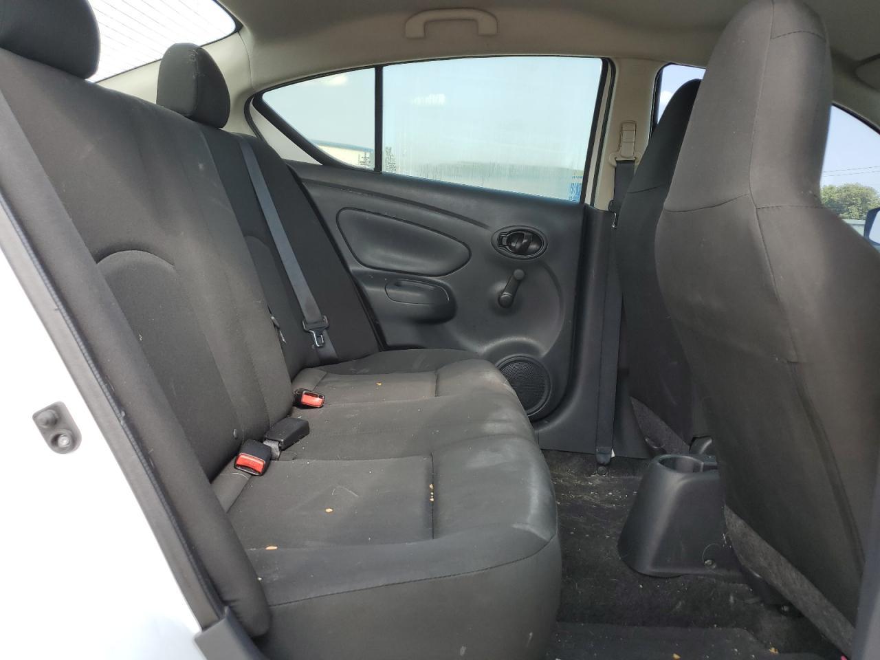 2017 NISSAN VERSA