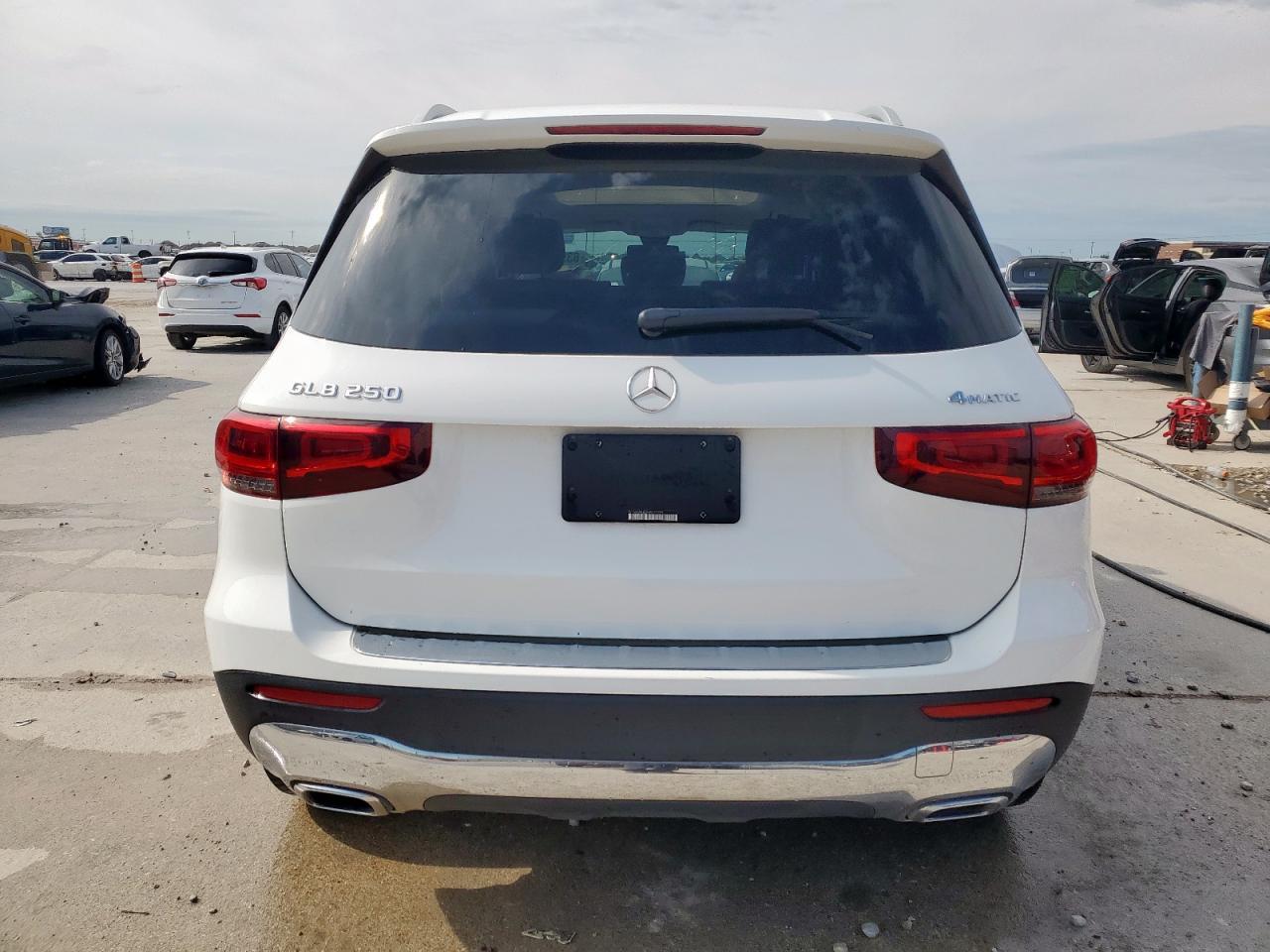 2023 MERCEDES-BENZ GLB-Class