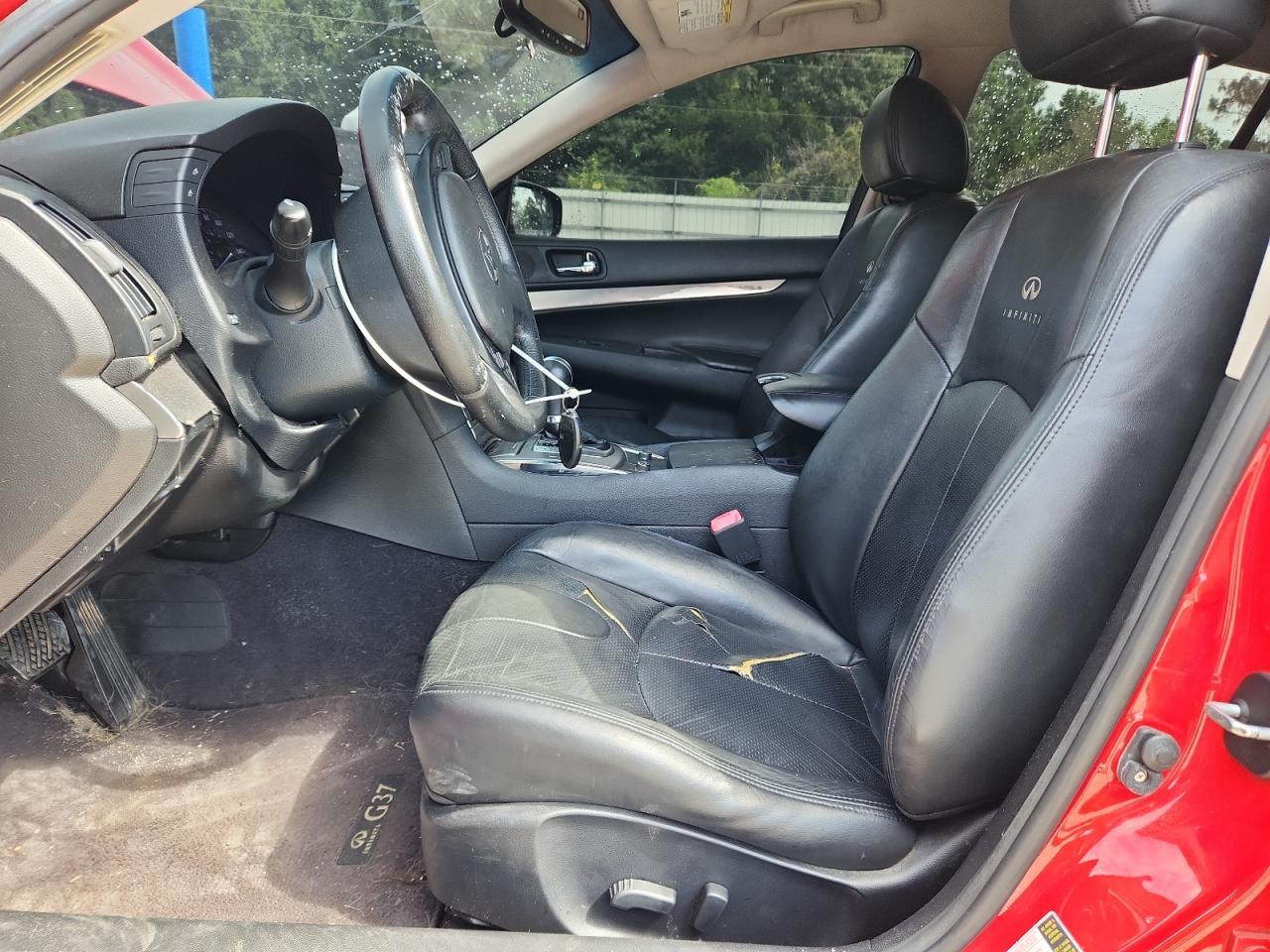 2011 INFINITI G37