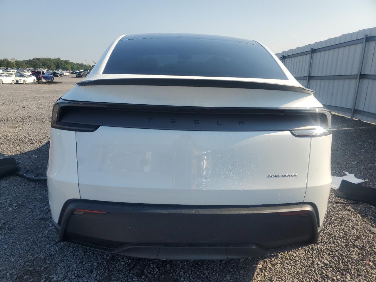 2026 TESLA MODEL Y