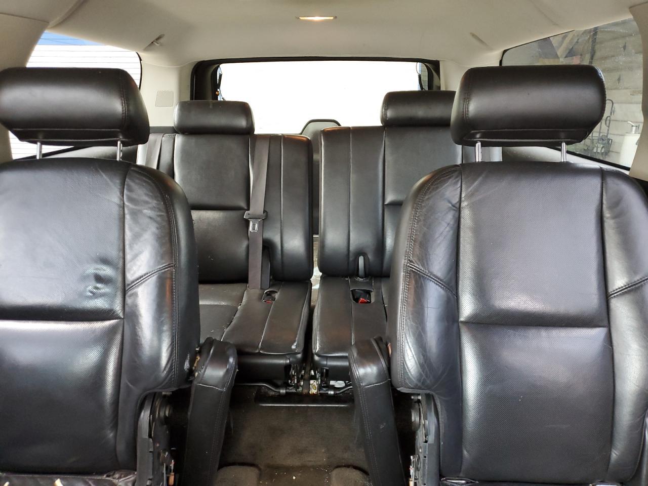 2010 CADILLAC ESCALADE