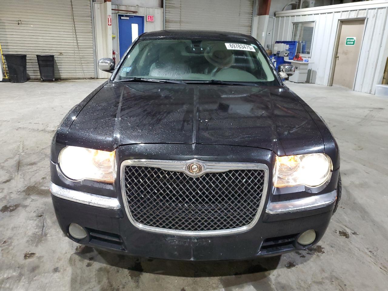 2010 CHRYSLER 300