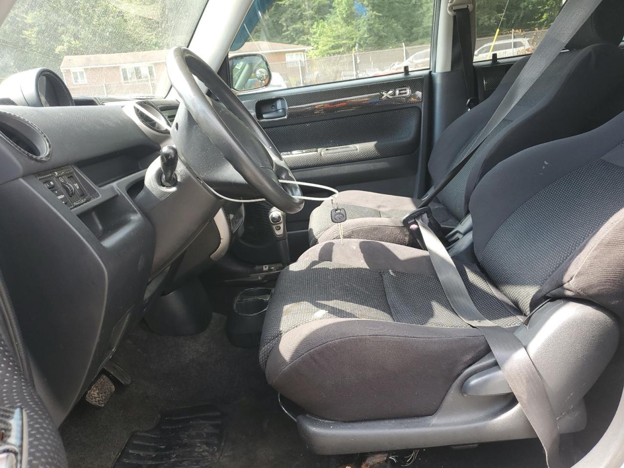 2005 TOYOTA SCION