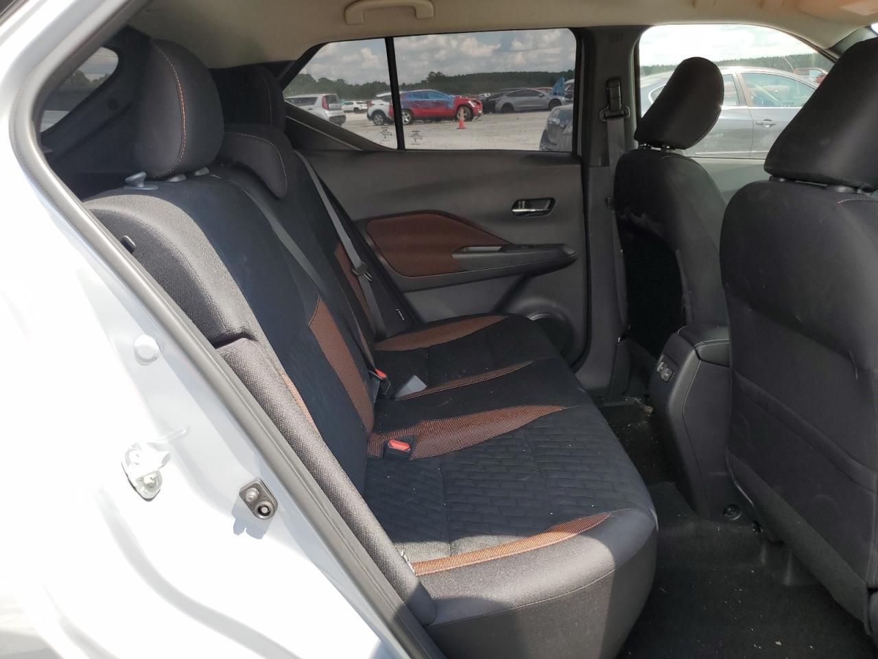 2024 NISSAN KICKS
