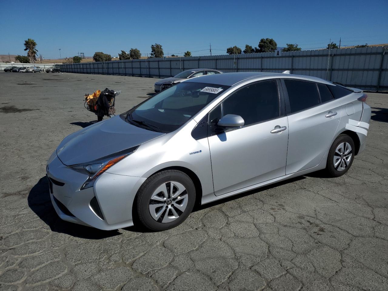 2016 TOYOTA PRIUS