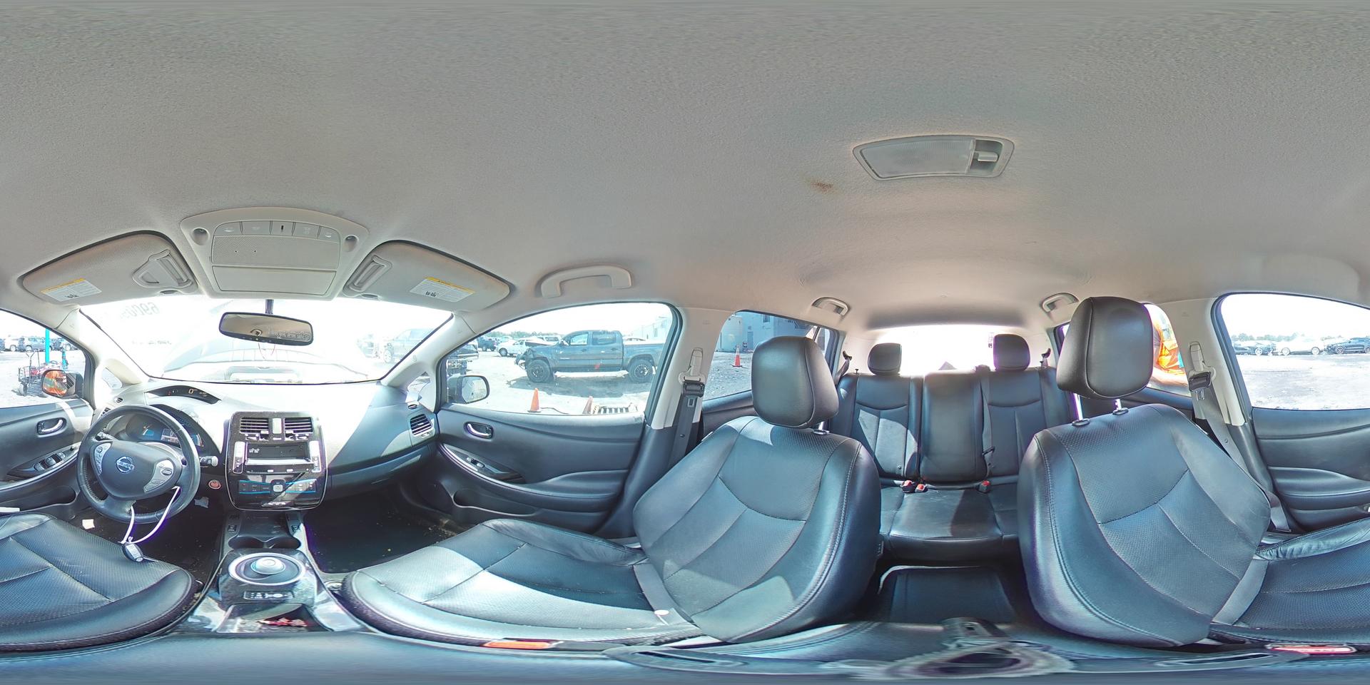 2015 NISSAN LEAF