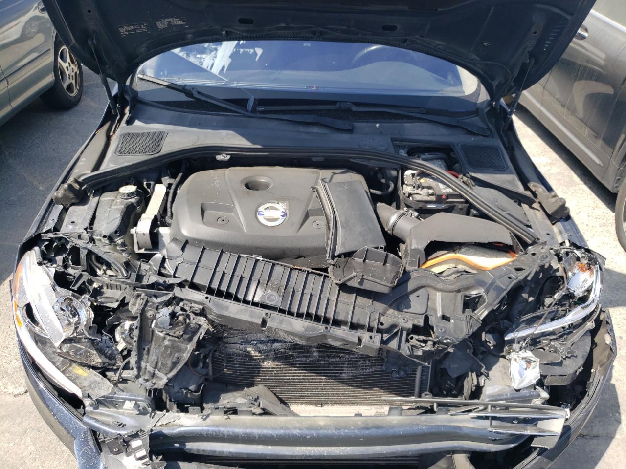 2015 VOLVO V60