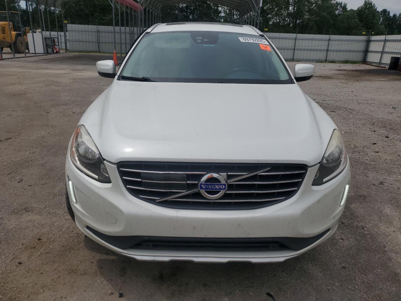 2015 VOLVO XC60