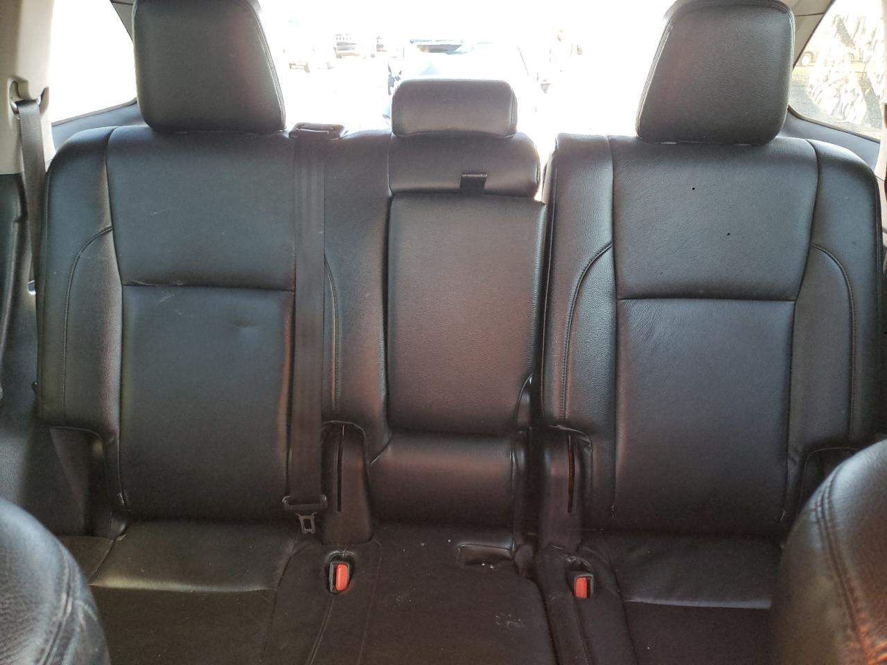 2016 TOYOTA HIGHLANDER