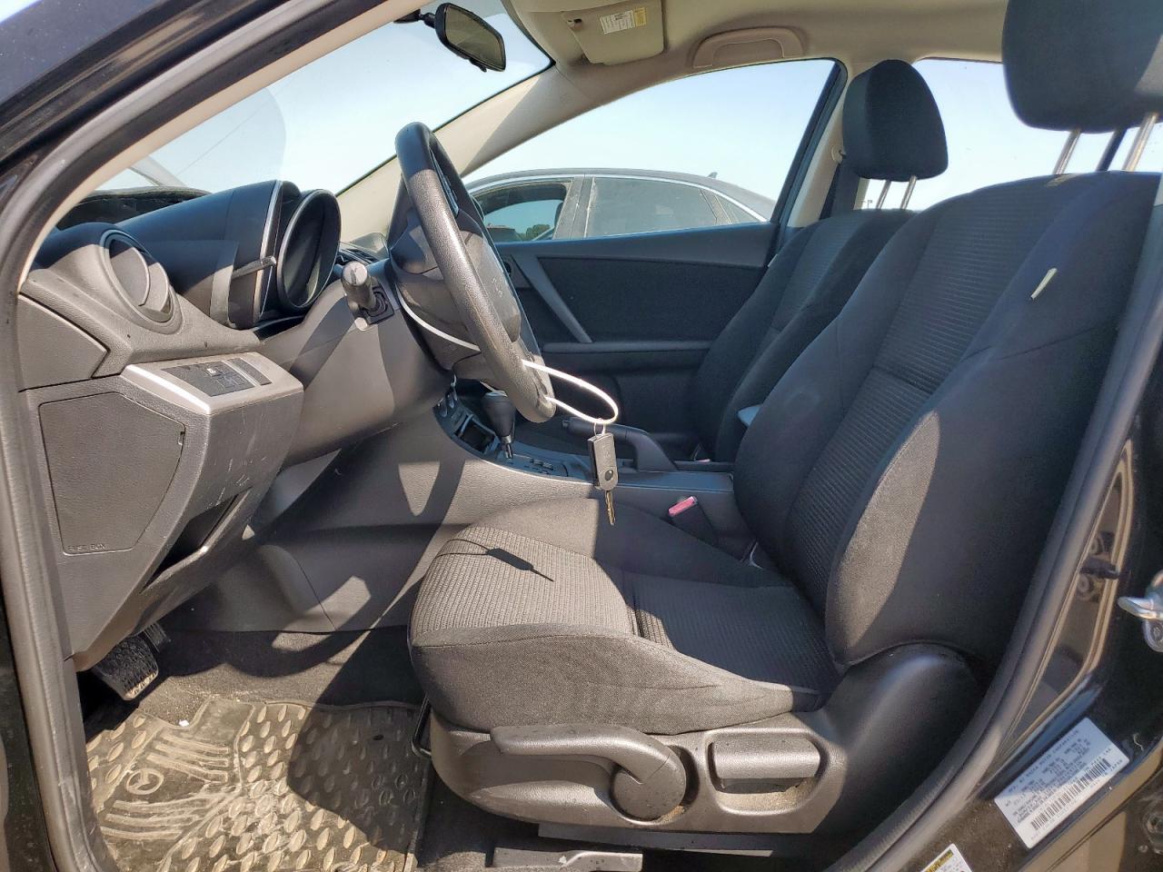 2013 MAZDA 3