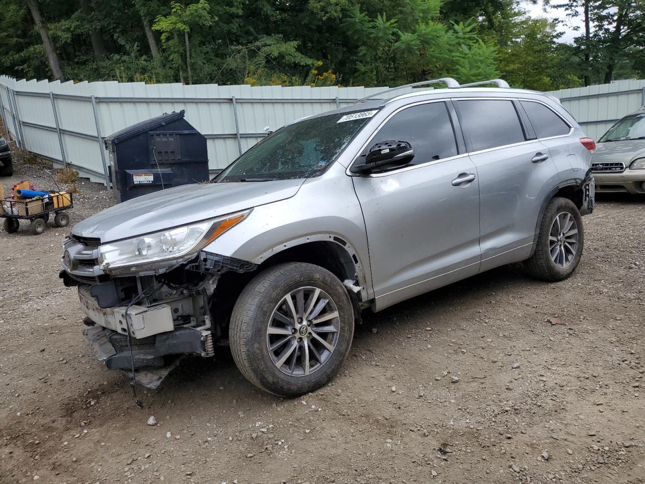 2017 TOYOTA HIGHLANDER
