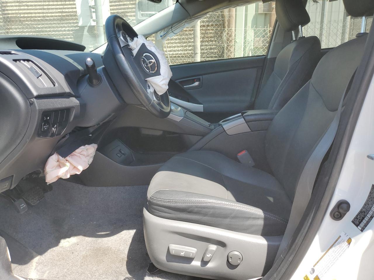 2015 TOYOTA PRIUS