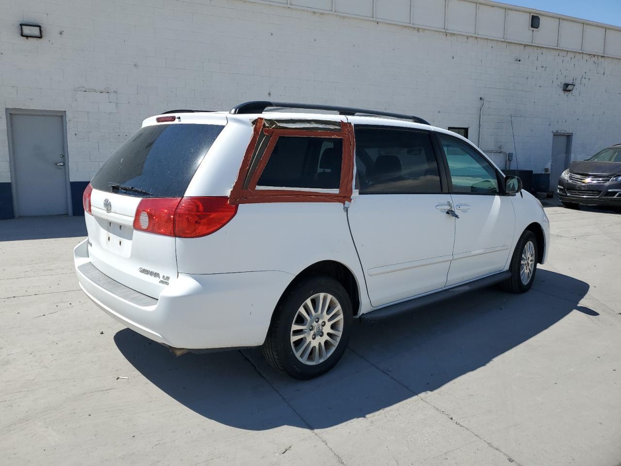 2009 TOYOTA SIENNA