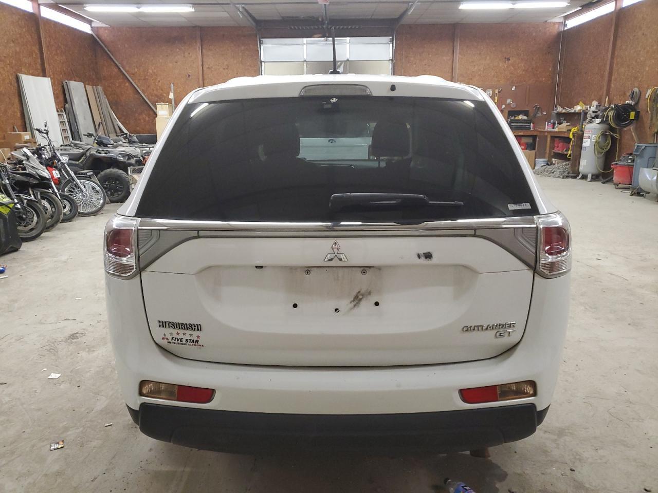 2014 MITSUBISHI outlander