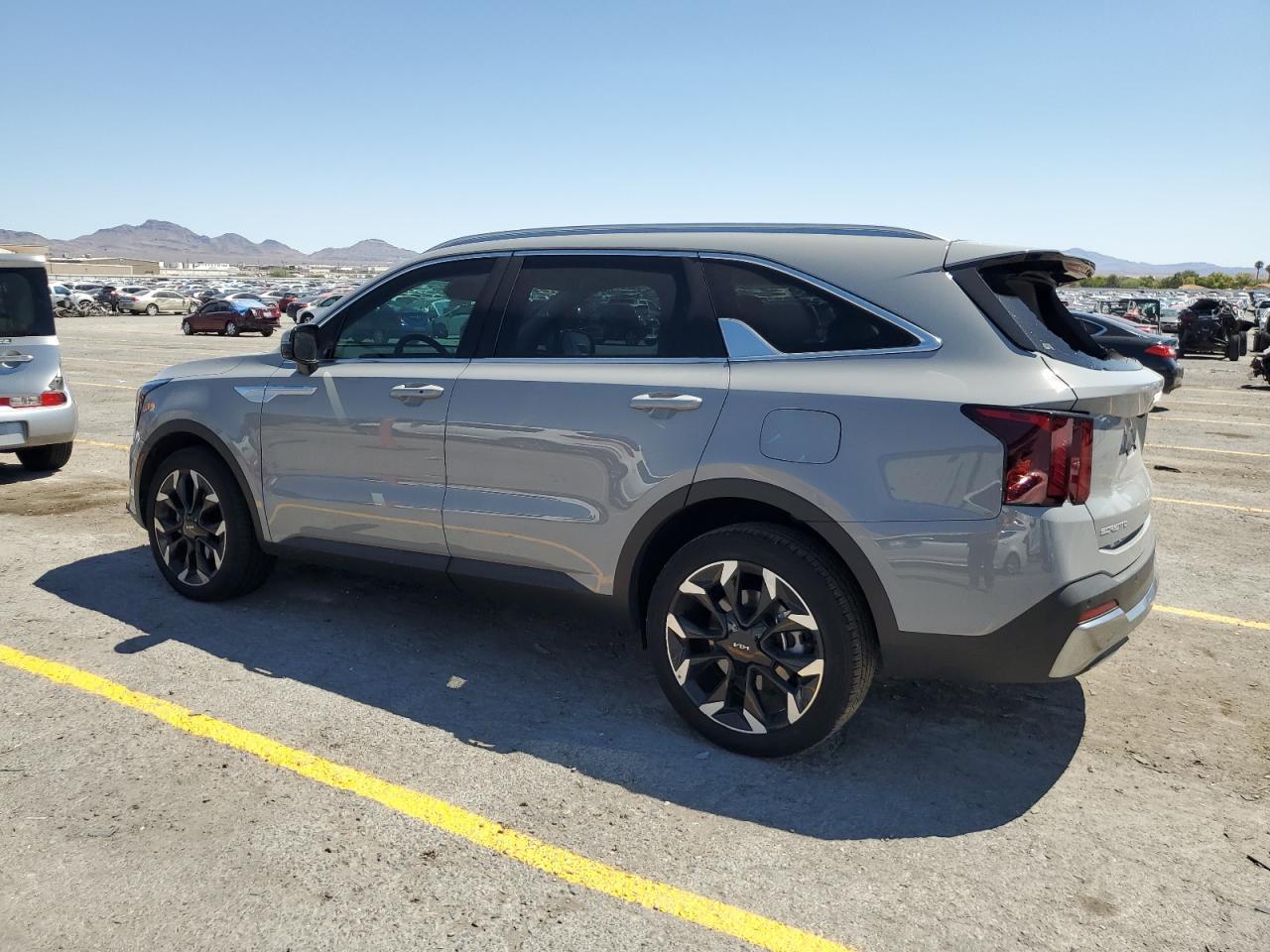 2025 KIA SORENTO