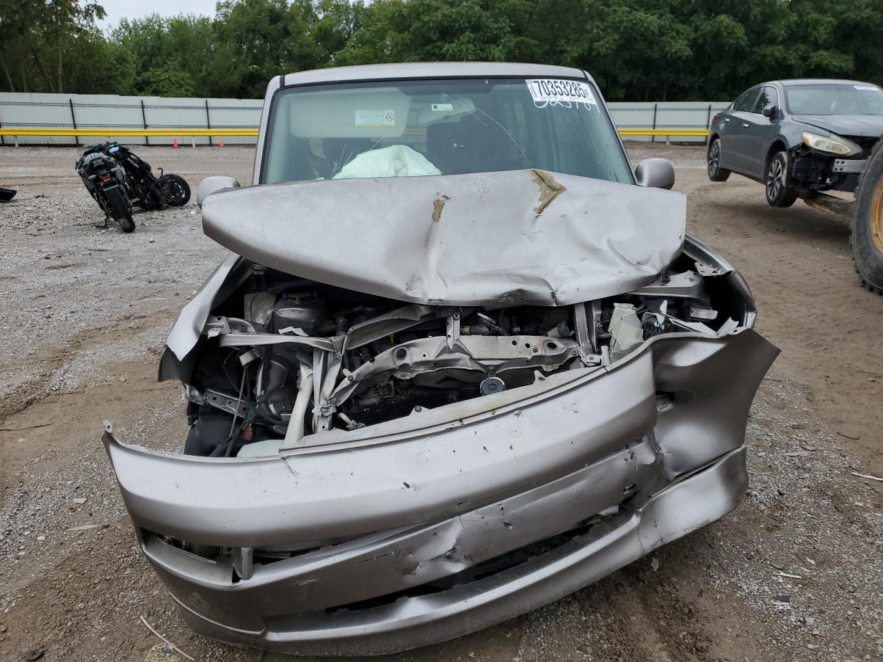 2005 TOYOTA SCION