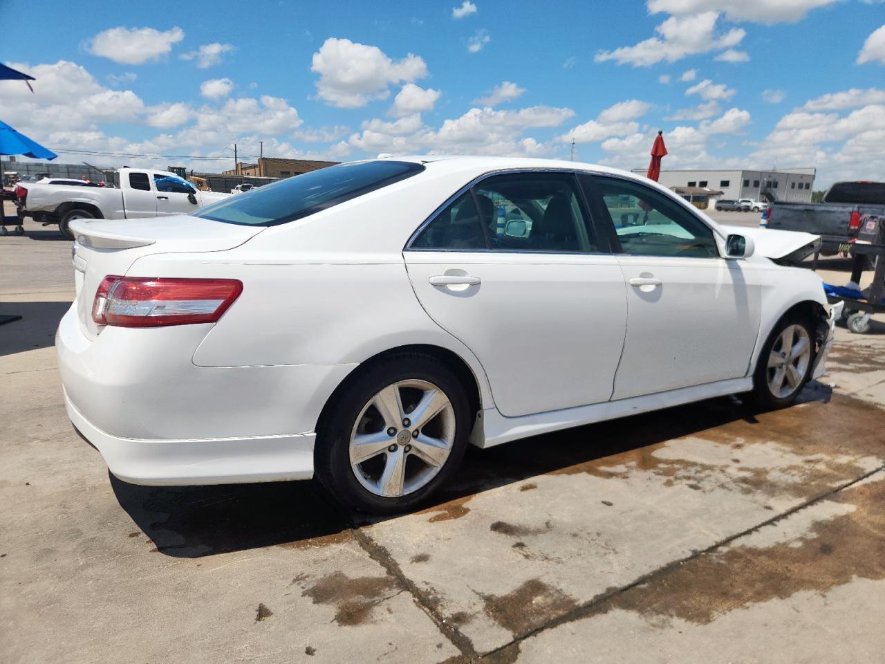 2011 TOYOTA CAMRY