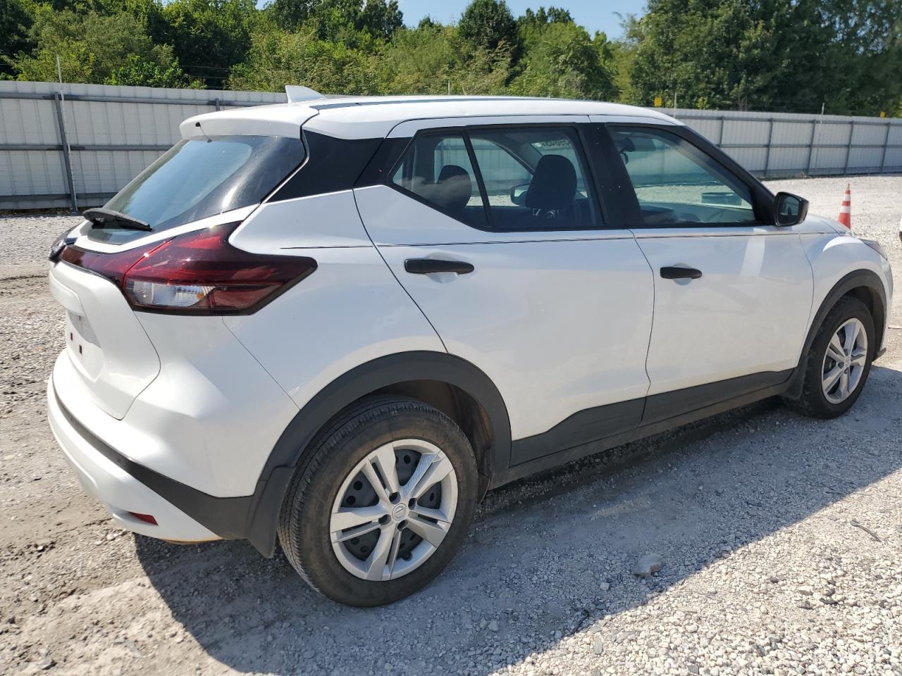 2024 NISSAN KICKS