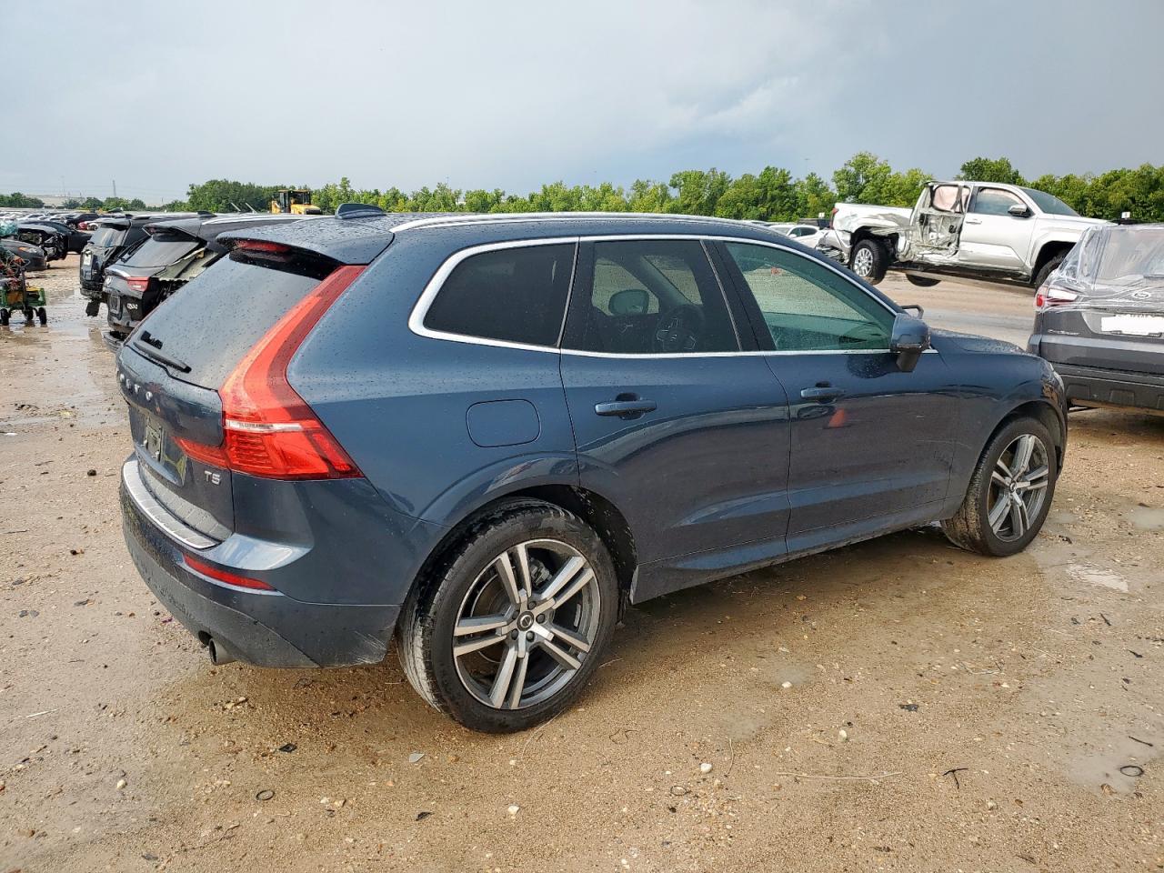 2021 VOLVO XC60