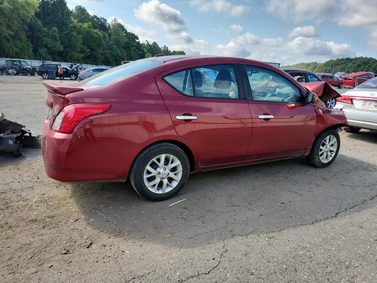 2018 NISSAN VERSA