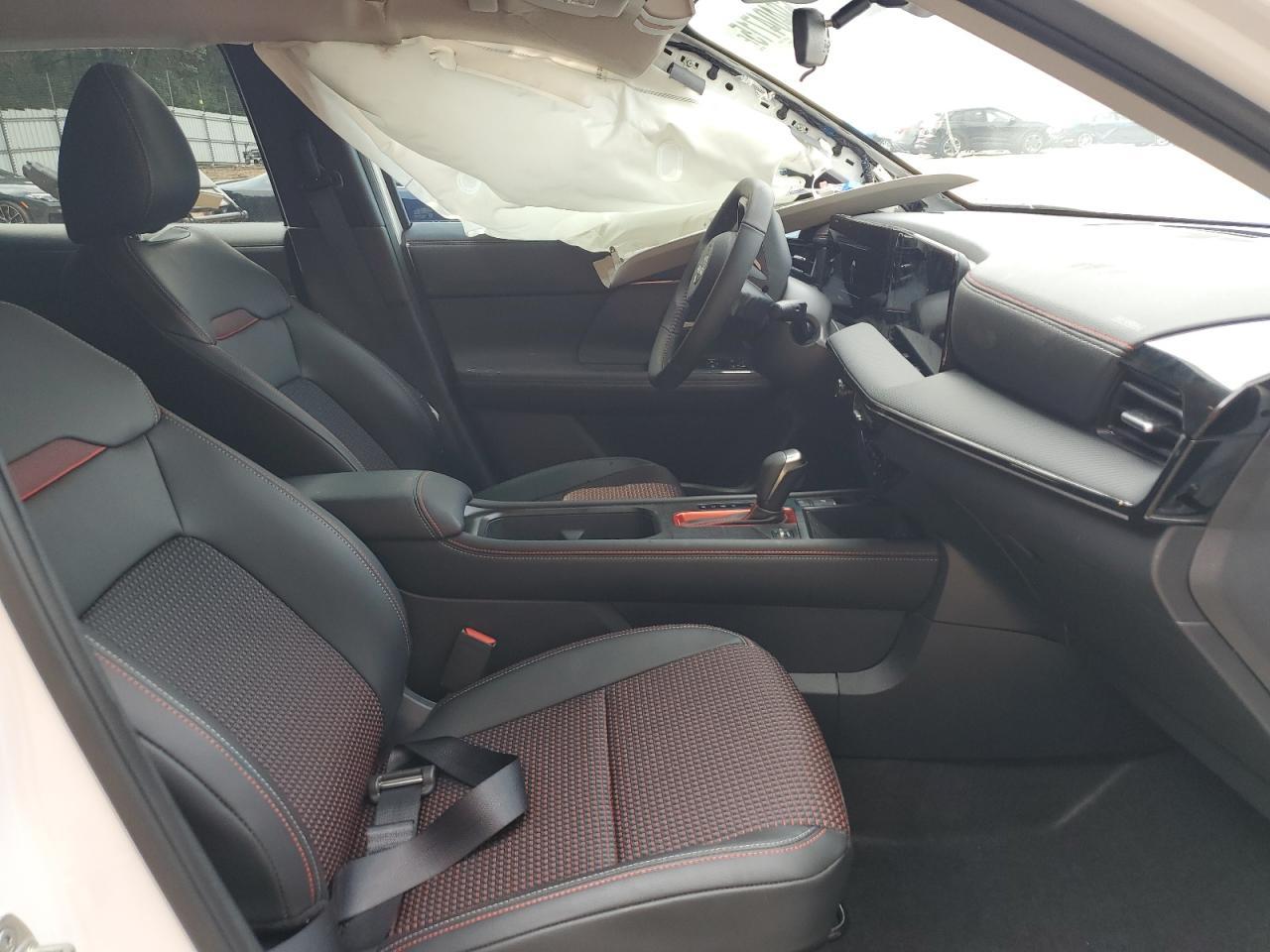 2025 NISSAN KICKS