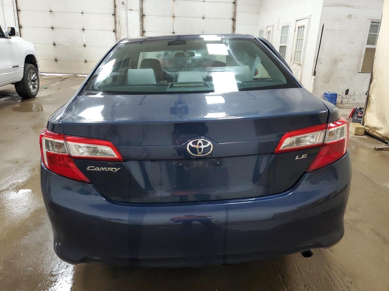 2014 TOYOTA CAMRY