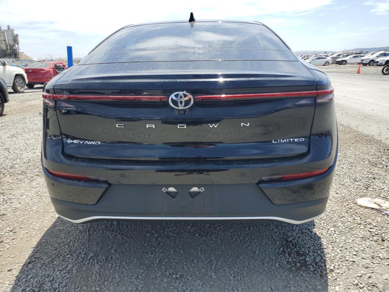 2024 TOYOTA Crown